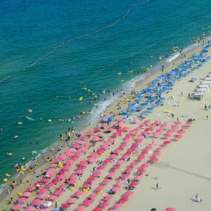 Spiaggia, costa o isola: cosa considerare per scegliere la tua prossima destinazione di viaggio